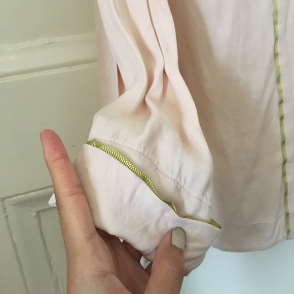 Long sleeve button down with green line - Picture 6 of 7